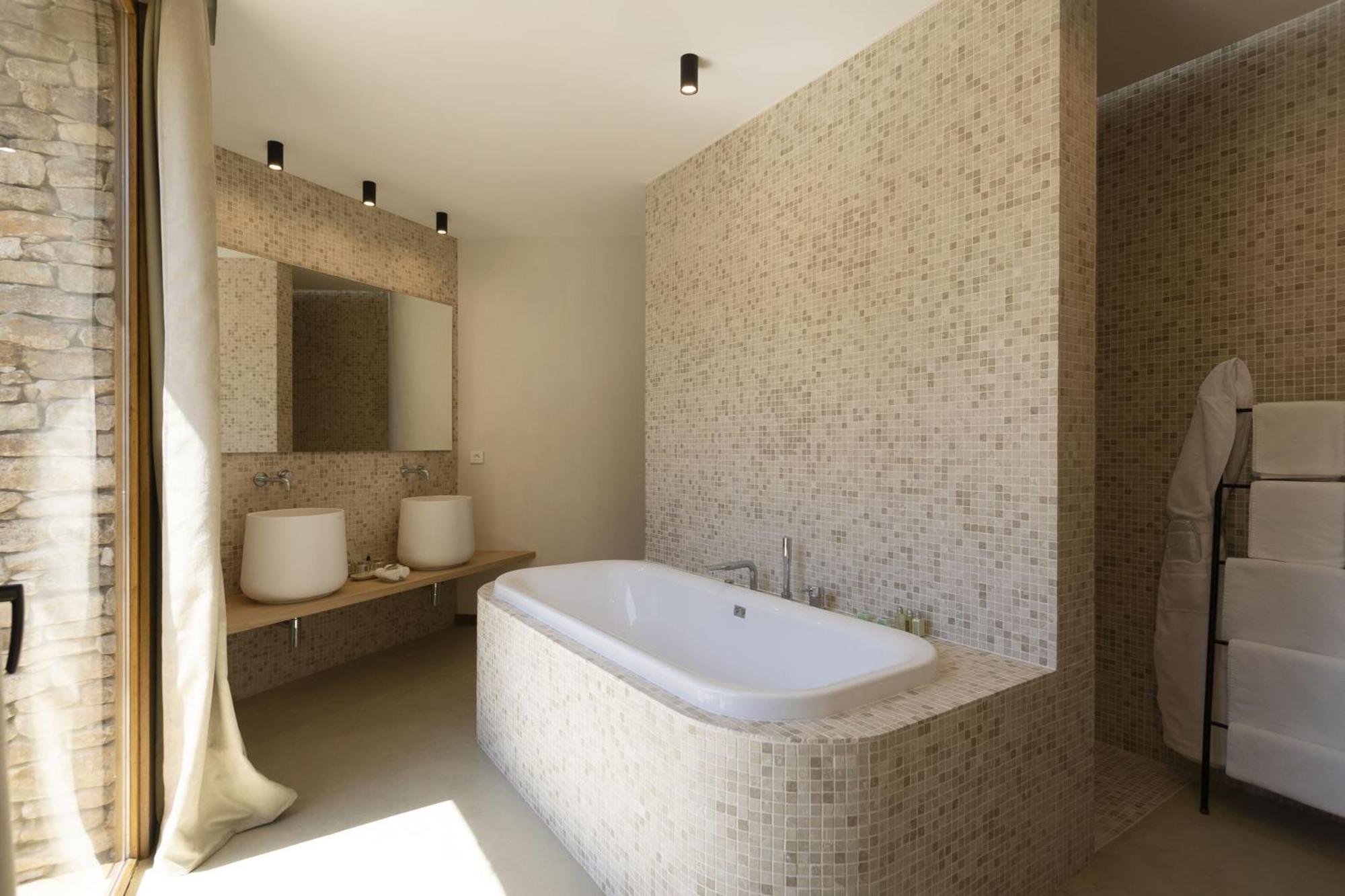 A Speranza Suites Avec Piscine Privative Chauffee بونيفَسْيو المظهر الخارجي الصورة